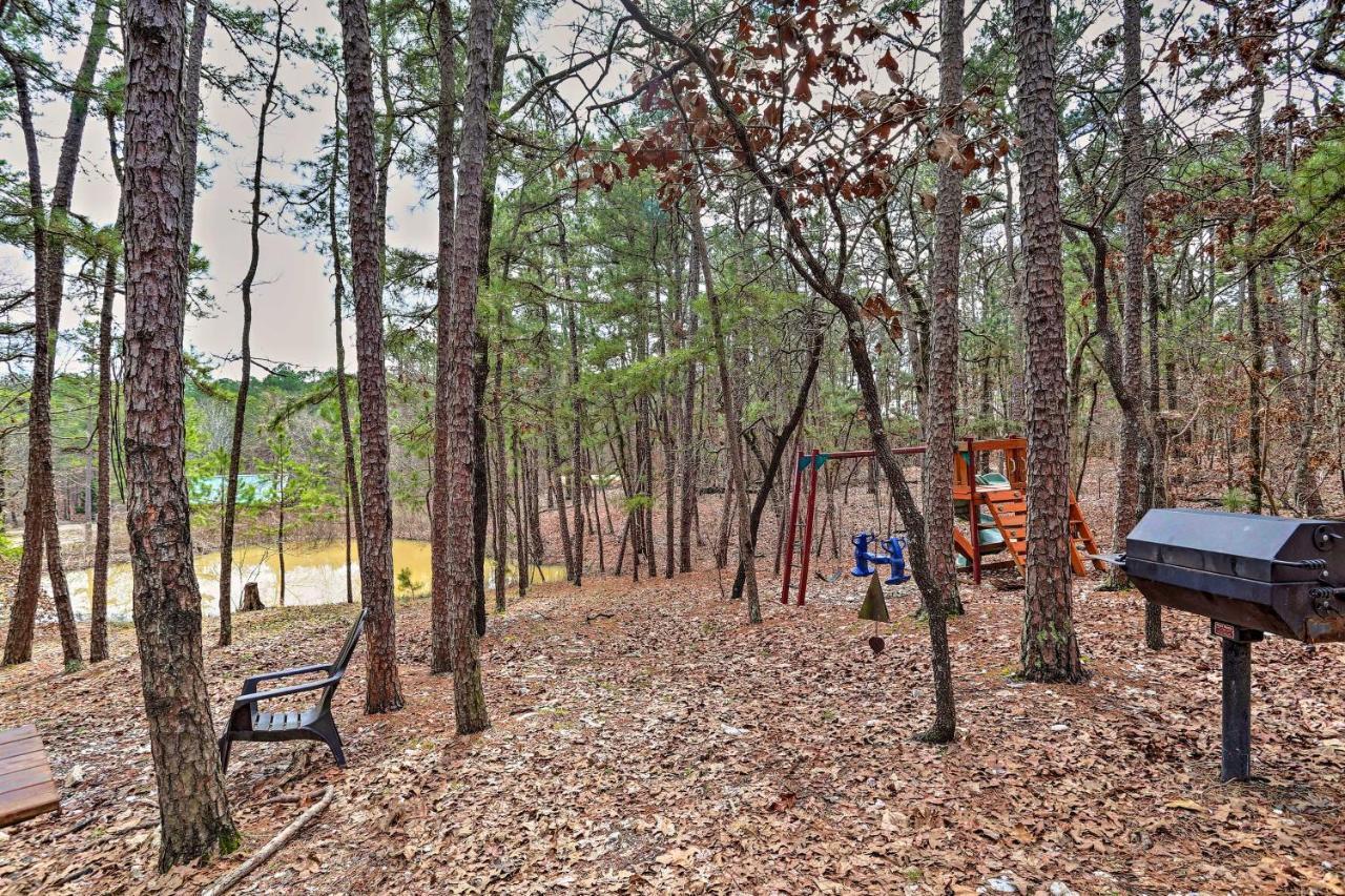 Broken Bow Log Cabin With Fire Pit, Pond, And Deck! Zewnętrze zdjęcie
