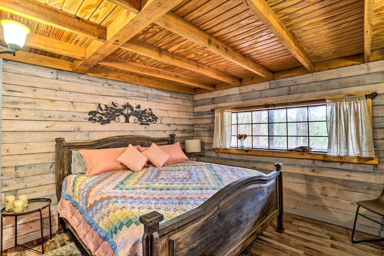 Broken Bow Log Cabin With Fire Pit, Pond, And Deck! Zewnętrze zdjęcie